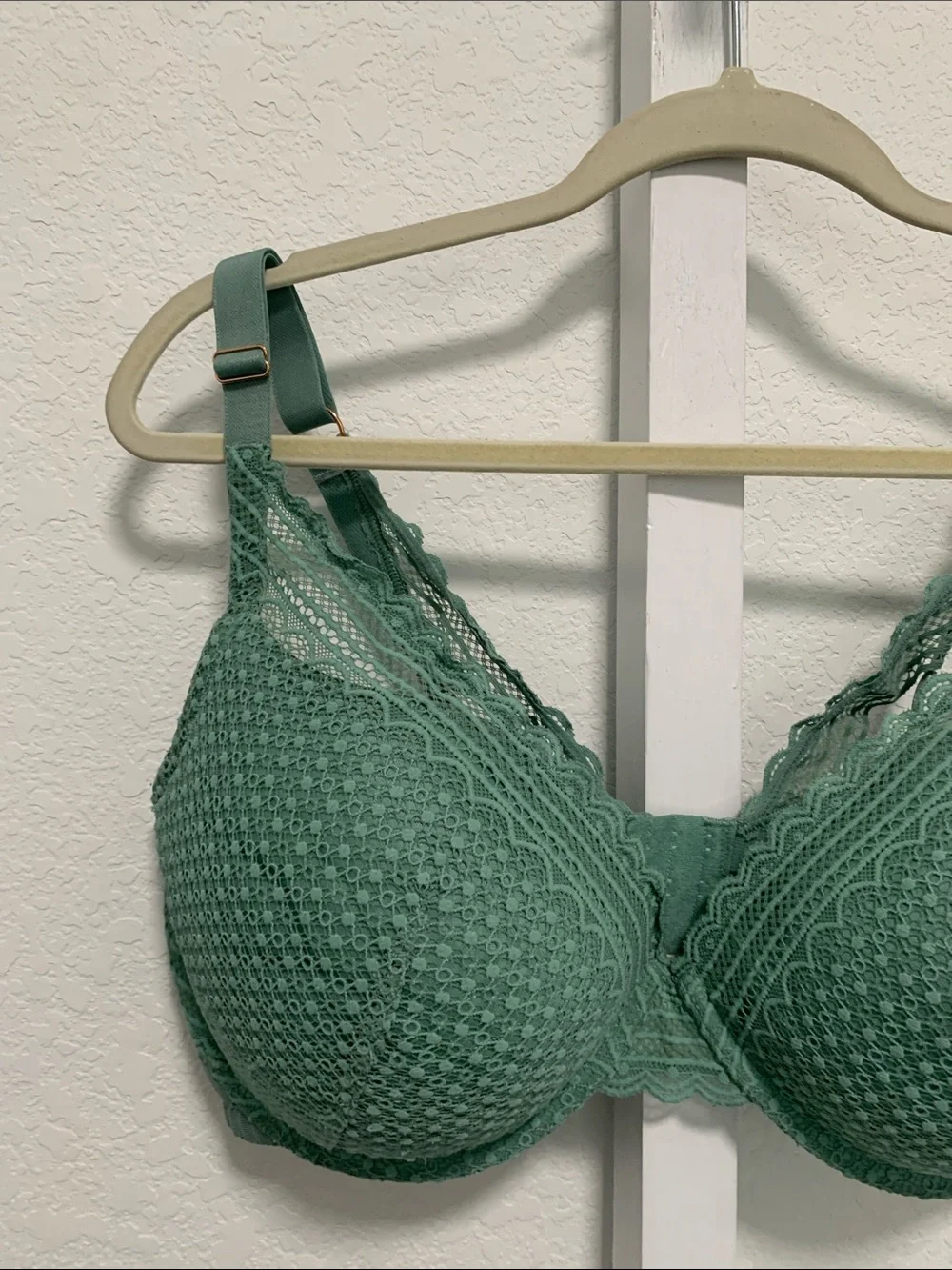 Auden Plunge Coverage Lace Underwire Push Up Bra in Green